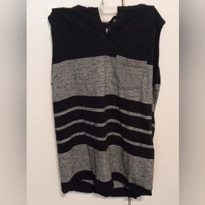 Vertical Sleeveless Top With Hood